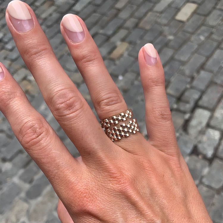 Fine Friendship Band Ring